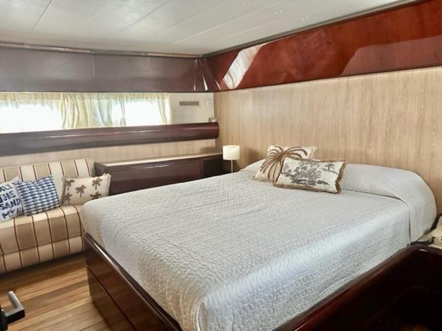 Отель Motoryacht 21 Avec Equipage Барселона Экстерьер фото